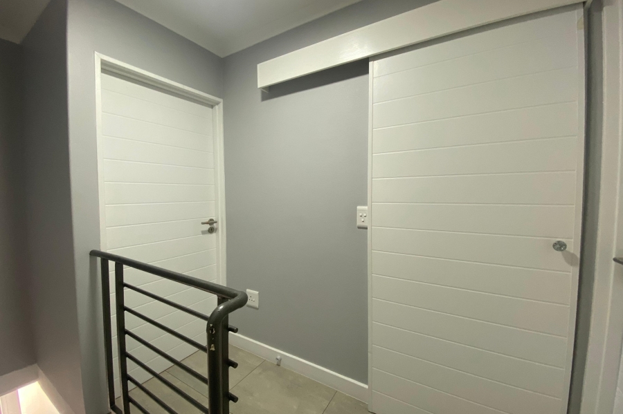 To Let 2 Bedroom Property for Rent in Rondebosch East Western Cape